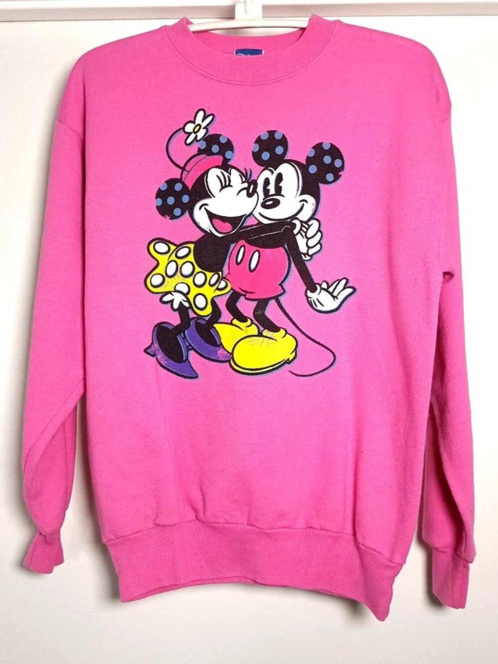 Vintage Disney Y2K 1990s Mickey and Minnie Mouse Hugging Sweatshirt Pink Large